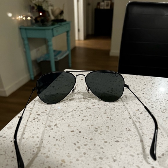 Sold Good Condition RB3025 AVIATOR TOTAL BLACK RAY-BAN - Picture 6 of 8